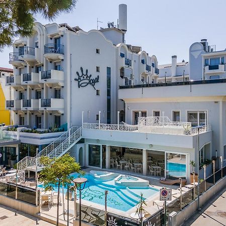 Royal Boutique Hotel Riccione Exteriör bild