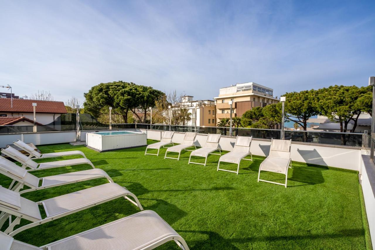Royal Boutique Hotel Riccione Exteriör bild