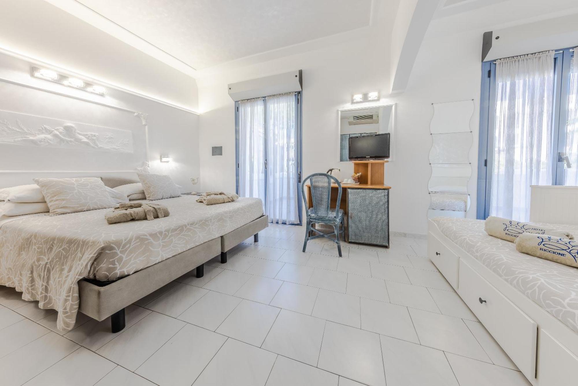Royal Boutique Hotel Riccione Exteriör bild