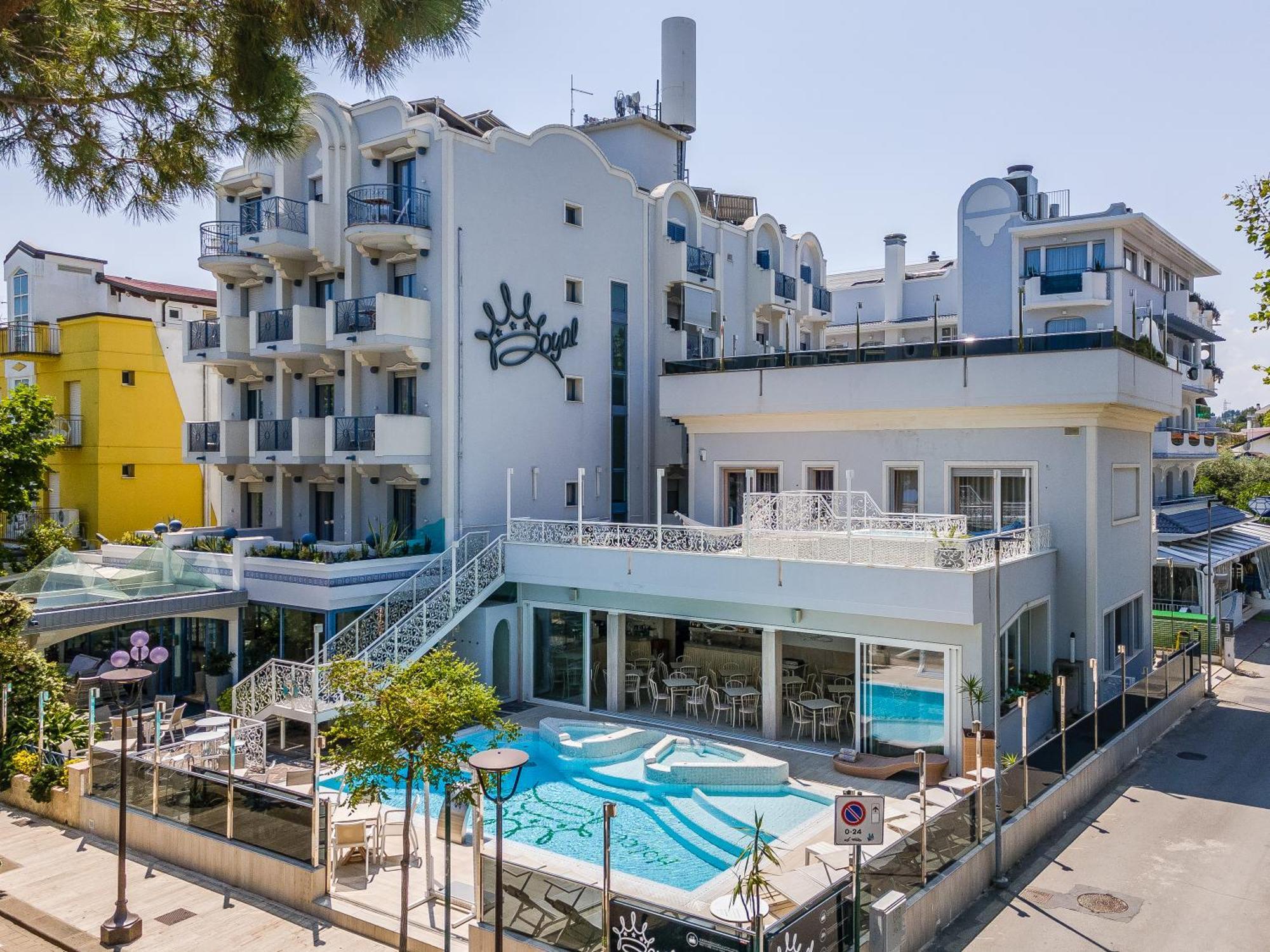 Royal Boutique Hotel Riccione Exteriör bild