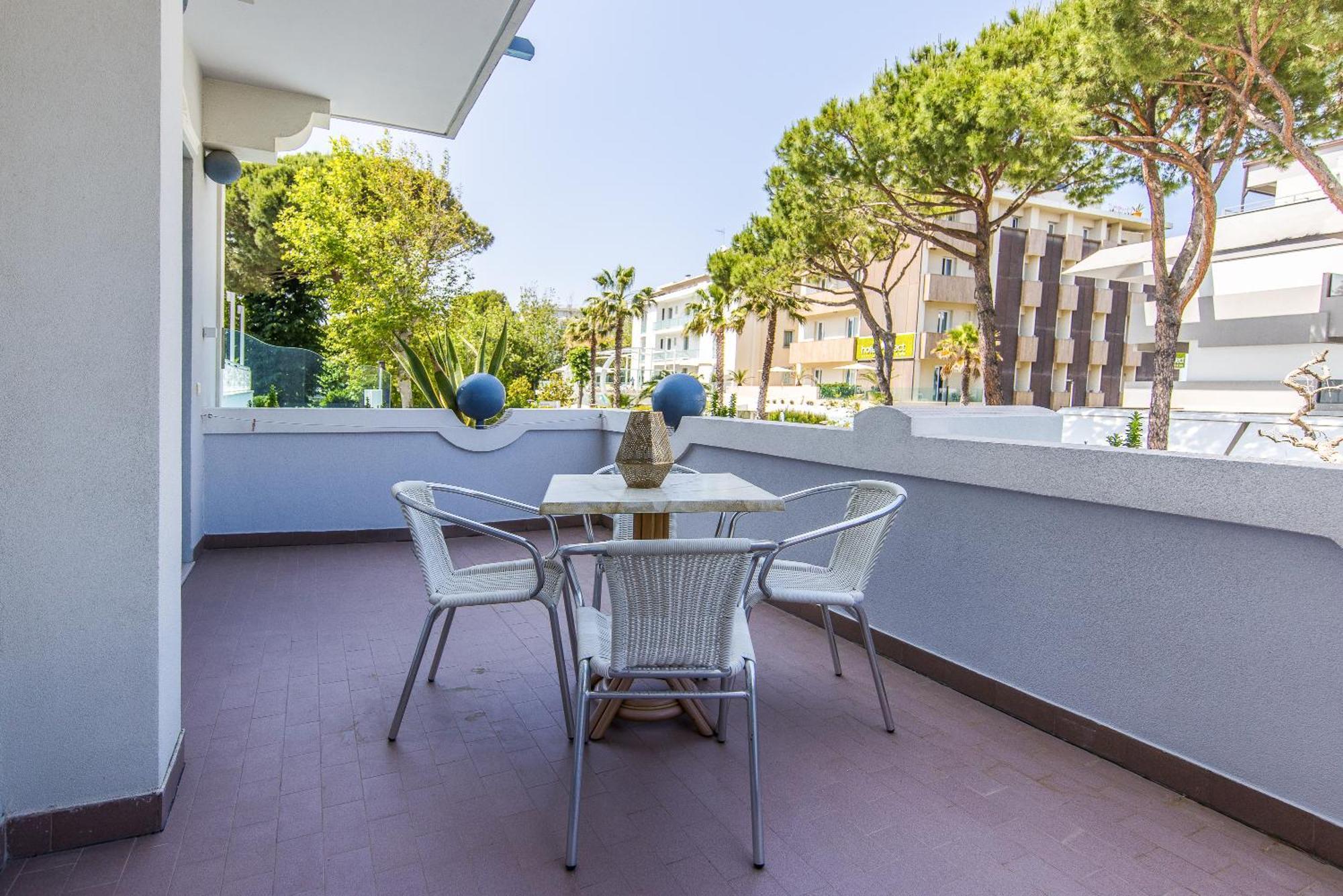 Royal Boutique Hotel Riccione Exteriör bild