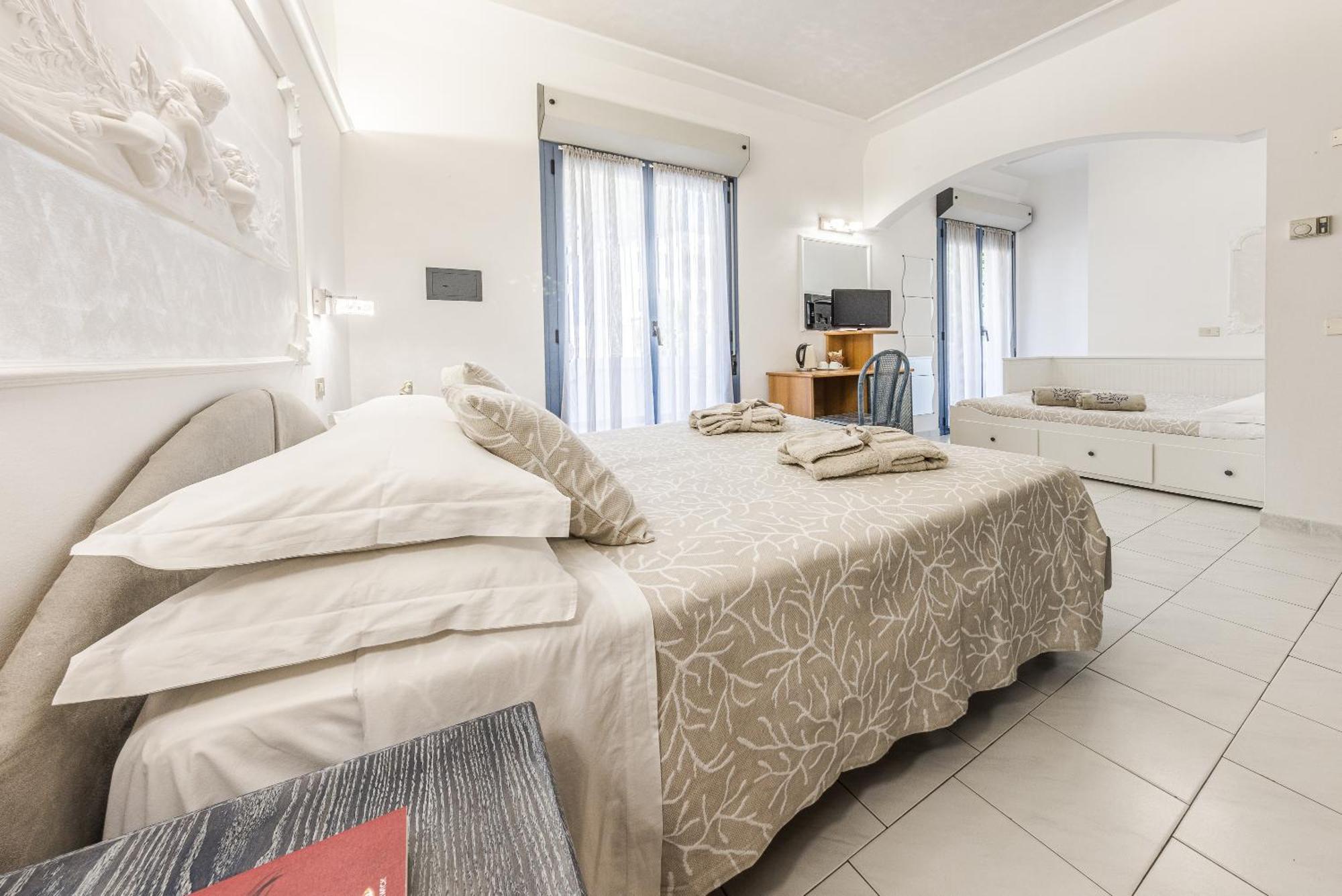 Royal Boutique Hotel Riccione Exteriör bild