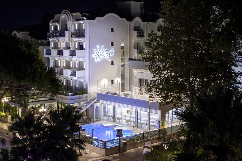 Royal Boutique Hotel Riccione Exteriör bild