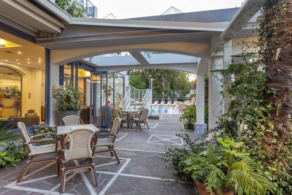 Royal Boutique Hotel Riccione Exteriör bild