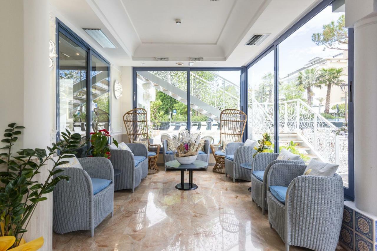 Royal Boutique Hotel Riccione Exteriör bild